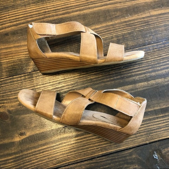 A2 Heelrest Aerosoles Comfort Brown Strapy Sandal Stacked Heel Woman’s 7.5 - Picture 2 of 10
